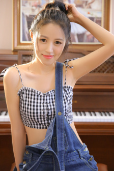 亚当 莱文